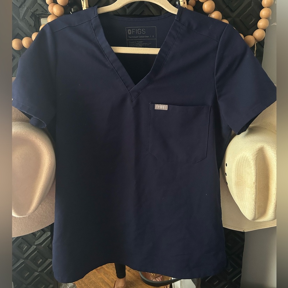 FIGS scrub set